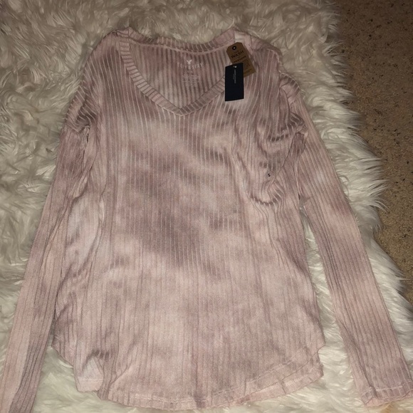 American eagle shirt NEVER WORN WITH TAGS - Picture 1 of 2